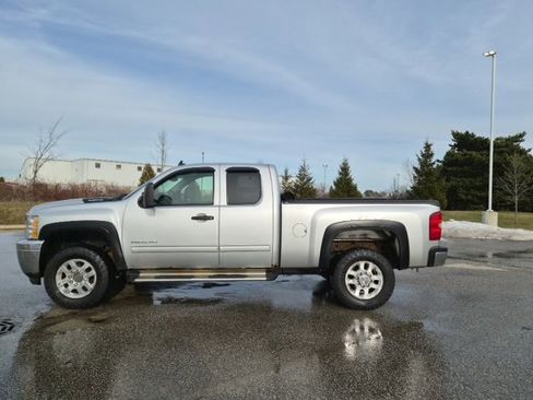 Used 2012 Chevrolet Silverado 2500 LT w/ Snow Plow Prep Package image 8