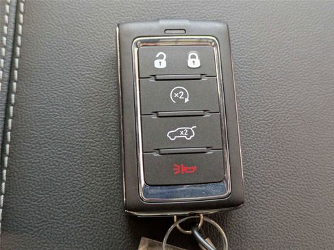 New 2026 Jeep Grand Cherokee Limited RWD image 32