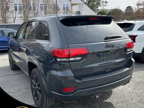 Used 2018 Jeep Grand Cherokee Altitude image 11