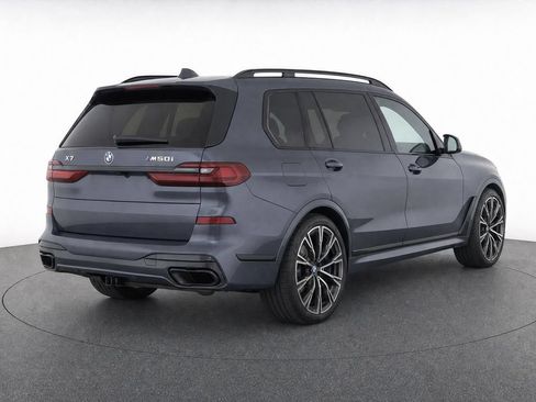 Used 2022 BMW X7 M50i AWD/4WD image 4