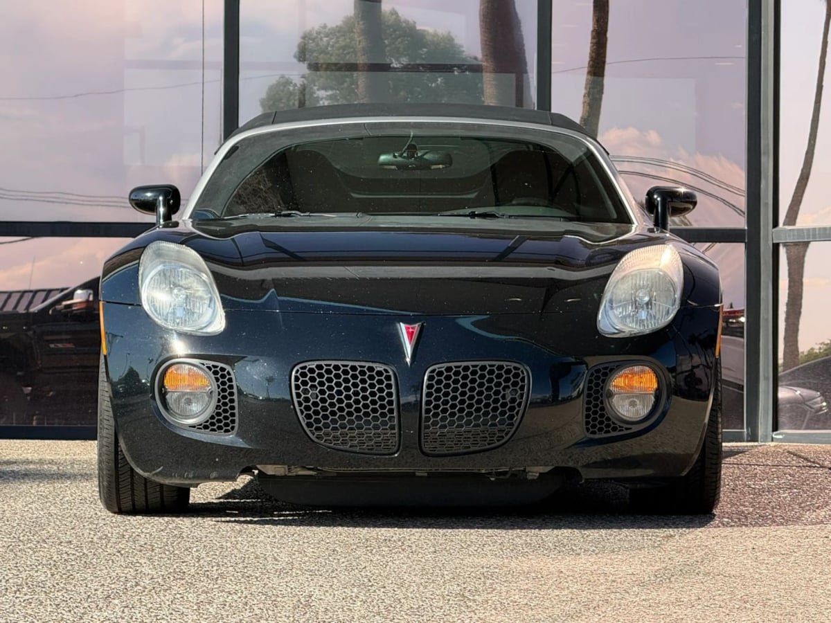 Used 2007 Pontiac Solstice GXP w/ Premium Package RWD image 25