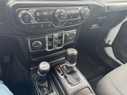 Certified 2022 Jeep Wrangler Unlimited Sport AWD/4WD image 29