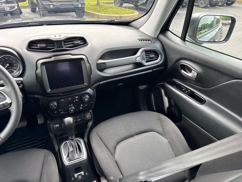 Used 2023 Jeep Renegade Latitude AWD/4WD image 20