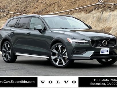 New 2026 Volvo V60 B5 Cross Country Ultra w/ Climate Package