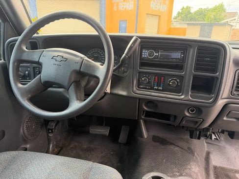 Used 2006 Chevrolet Silverado 1500 W/T RWD image 14