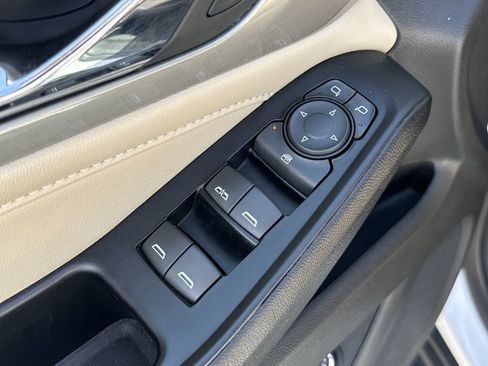 Used 2023 Chevrolet Traverse LT w/ LPO, Floor Liner Package FWD image 11