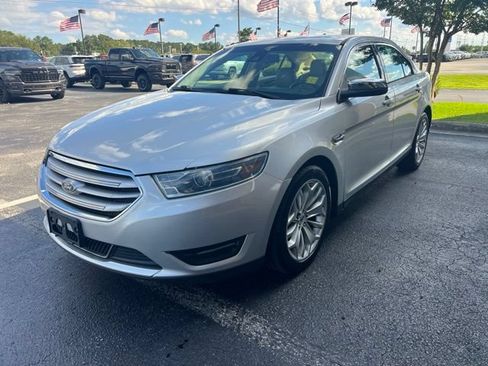Used 2018 Ford Taurus Limited FWD image 4