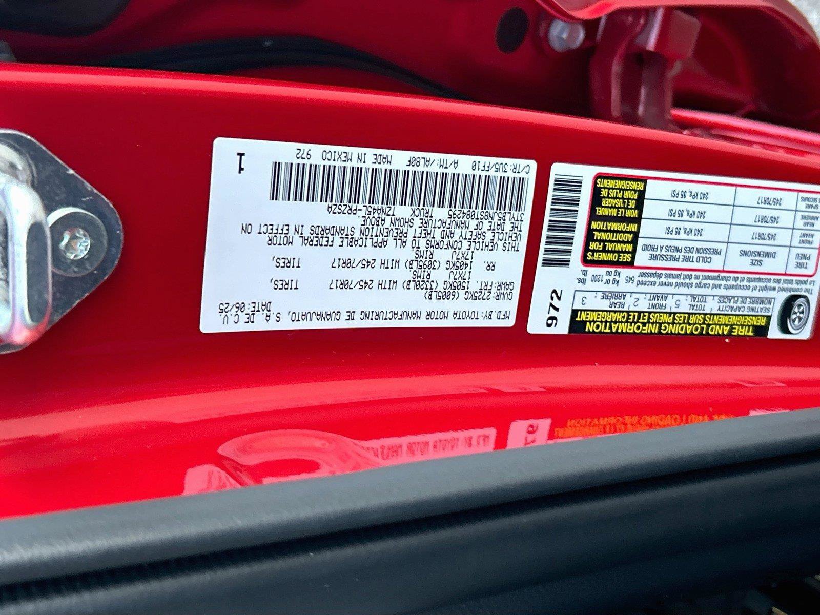 Used 2025 Toyota Tacoma SR5 AWD/4WD image 42