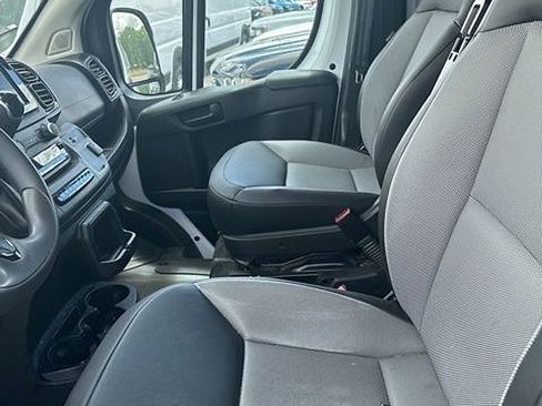 Used 2026 RAM ProMaster 2500 w/ Convenience Group FWD image 9