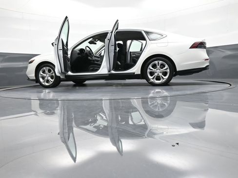 Used 2023 Honda Accord LX image 48