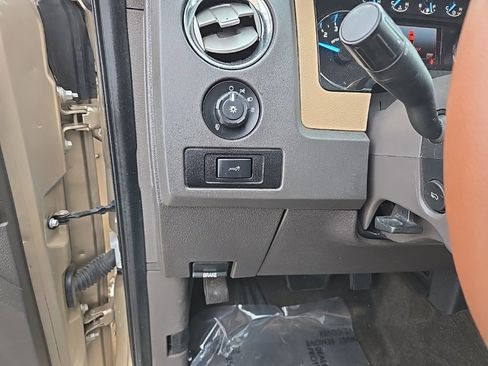 Used 2011 Ford F150 XLT w/ XLT Convenience Pkg image 13