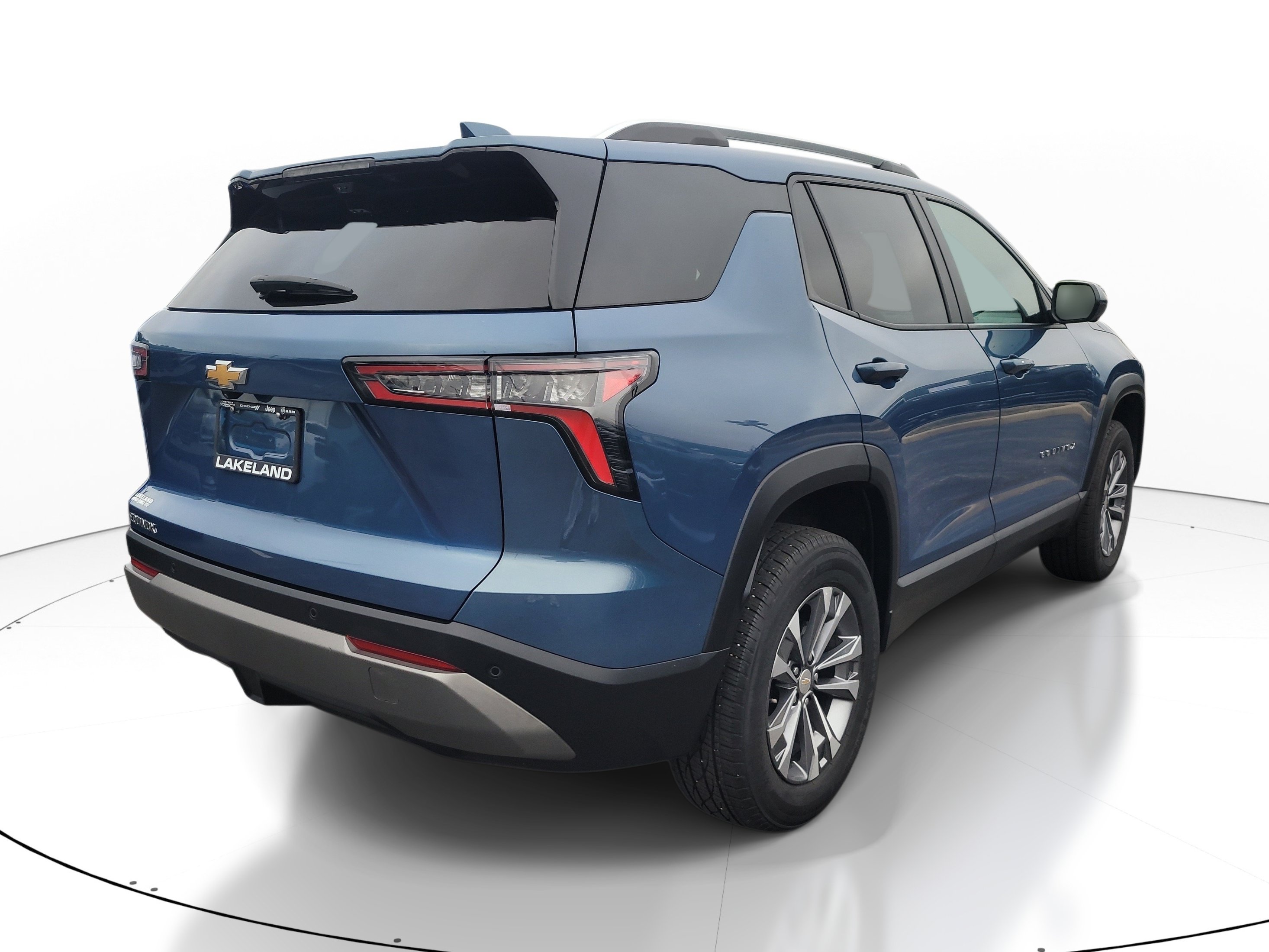 Used 2025 Chevrolet Equinox LT w/ Convenience Package II FWD image 4