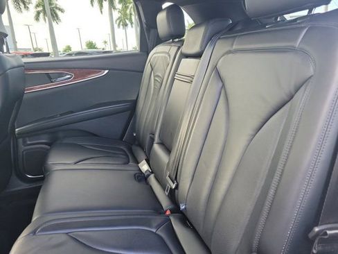 Used 2018 Lincoln MKX Select w/ Select Plus Package FWD image 16