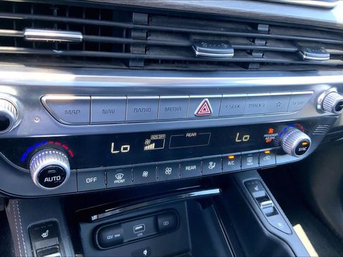 Used 2022 Kia Telluride SX w/ Towing Package FWD image 30