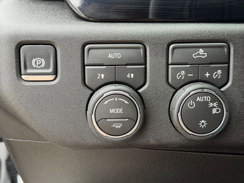 Used 2026 Chevrolet Silverado 1500 LT AWD/4WD image 25