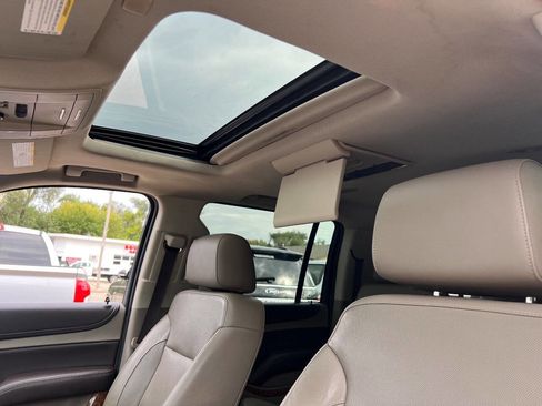 Used 2018 Chevrolet Suburban Premier image 10