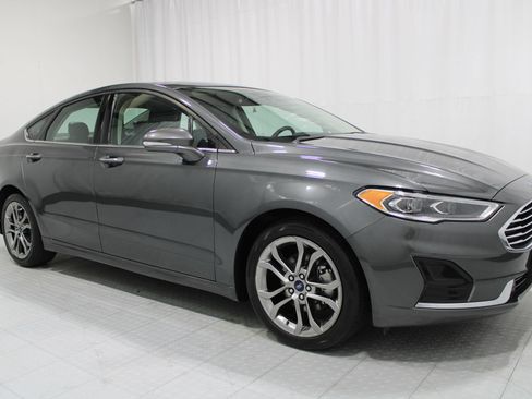 Used 2020 Ford Fusion SEL FWD image 4