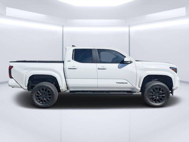 Used 2026 Toyota Tacoma SR5 AWD/4WD image 2