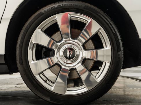 Used 2020 Rolls-Royce Cullinan image 11