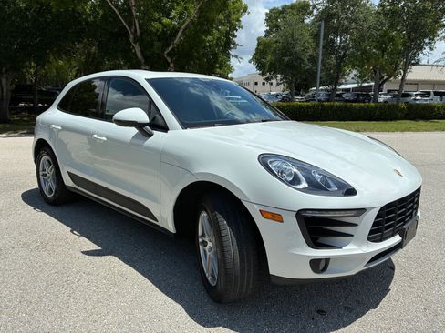Used 2017 Porsche Macan AWD/4WD image 6