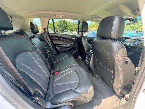 Used 2019 Buick Envision Essence FWD image 23