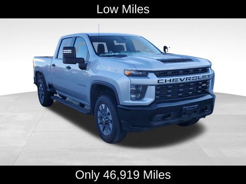 Used 2023 Chevrolet Silverado 2500 Custom w/ Custom Convenience Package image 2