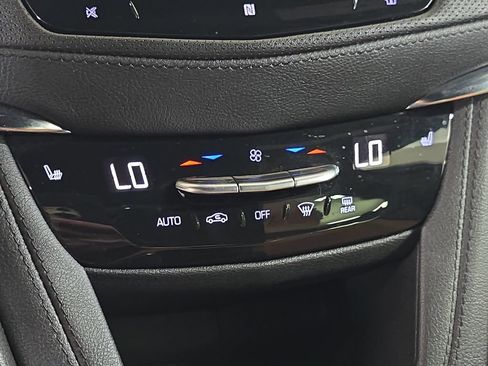 Used 2021 Cadillac XT5 Premium Luxury FWD image 25