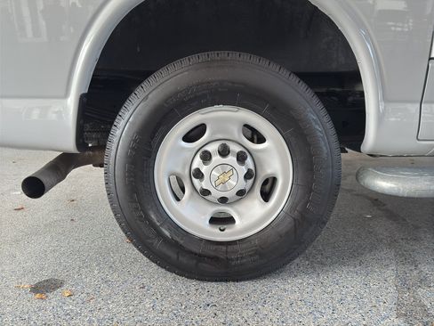 Used 2024 Chevrolet Express 2500 w/ Driver Convenience Package image 28