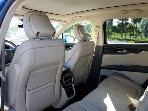 Certified 2020 Lincoln Nautilus Reserve image 16