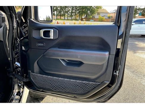 Used 2020 Jeep Gladiator Rubicon image 23
