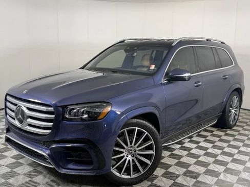 Used 2024 Mercedes-Benz GLS 580 4MATIC image 2