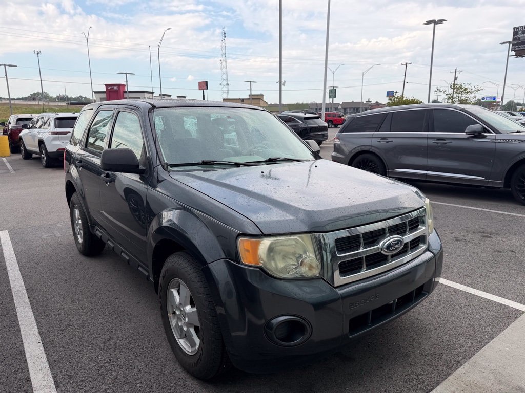 Used 2009 Ford Escape XLS FWD image 3