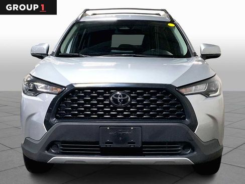 Used 2023 Toyota Corolla Cross LE image 4