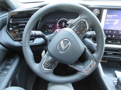 New 2026 Lexus TX 500h AWD image 33