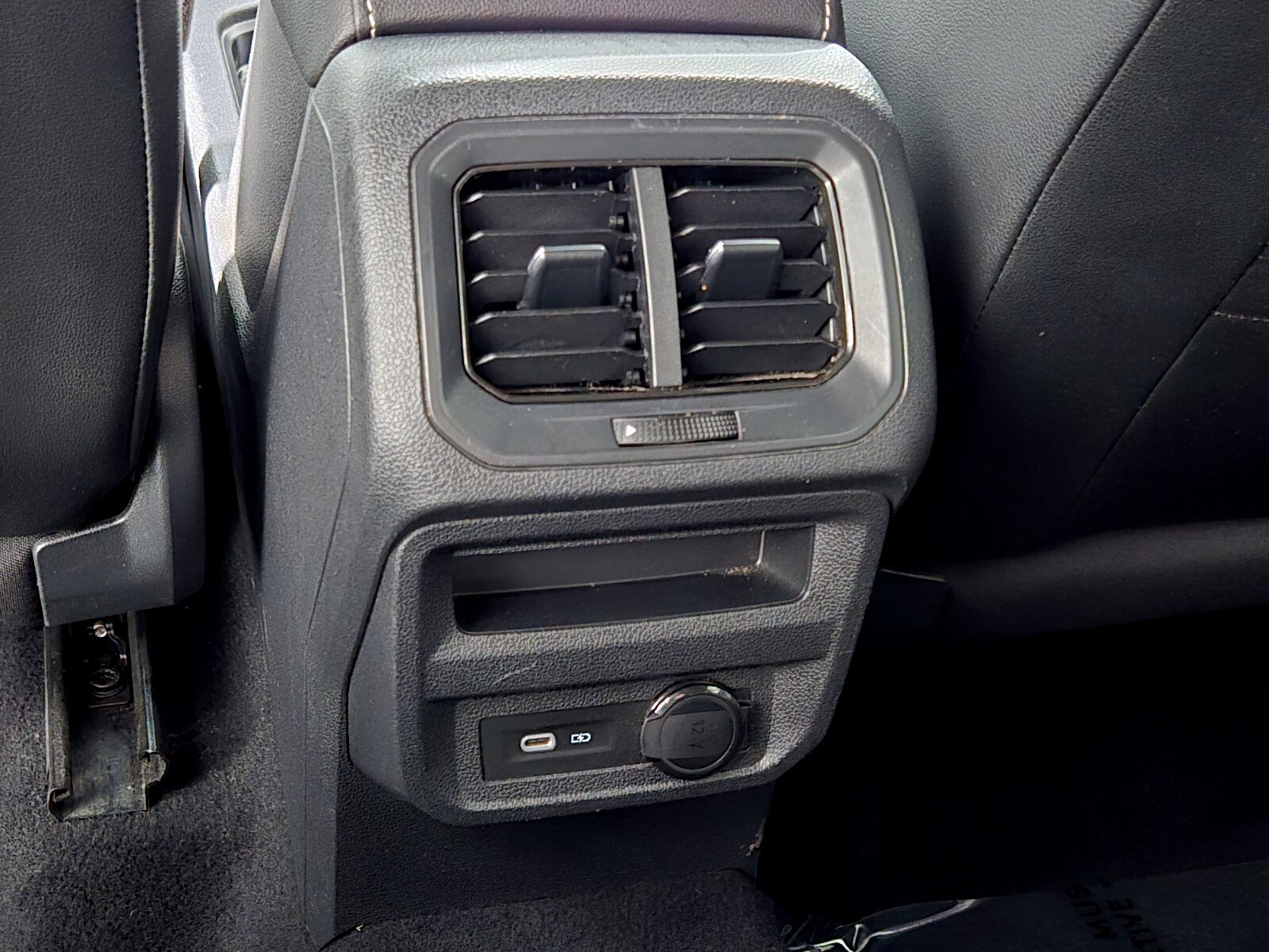 Used 2022 Volkswagen Tiguan SE R-Line FWD image 14
