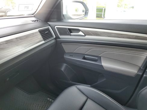 Used 2021 Volkswagen Atlas Cross Sport SE AWD/4WD image 31