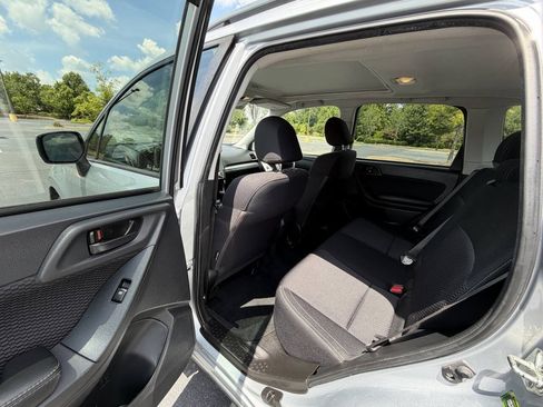 Used 2018 Subaru Forester 2.5i Premium AWD/4WD image 13