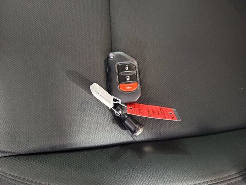 Used 2021 Jeep Gladiator Overland w/ Safety Group AWD/4WD image 25