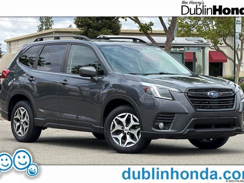 Used 2023 Subaru Forester Premium AWD/4WD image 1