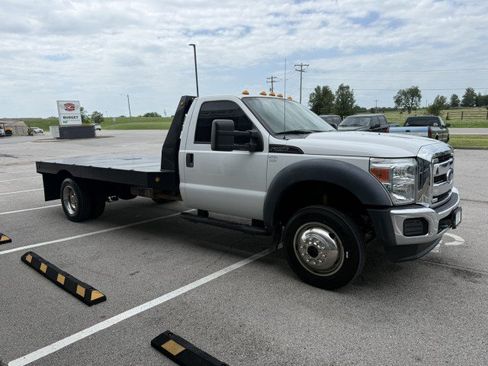 Used 2015 Ford F550 4x4 Regular Cab Super Duty image 3