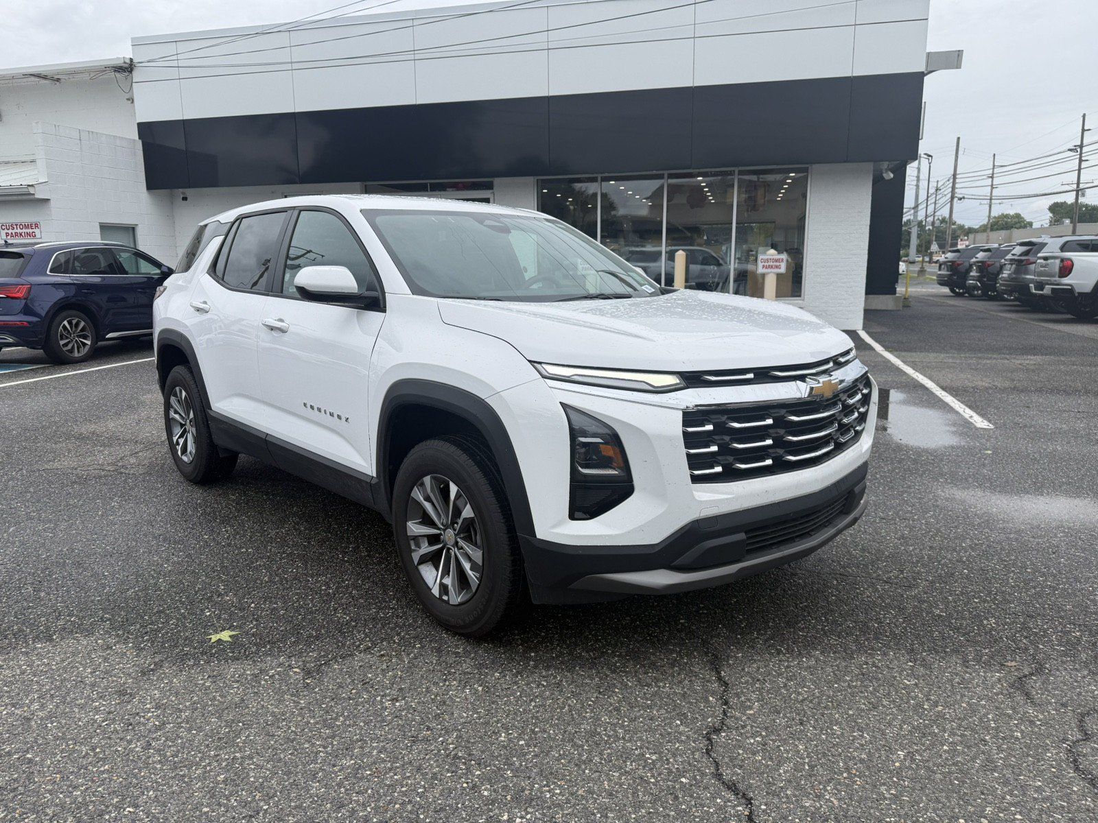 Used 2026 Chevrolet Equinox LT FWD image 1