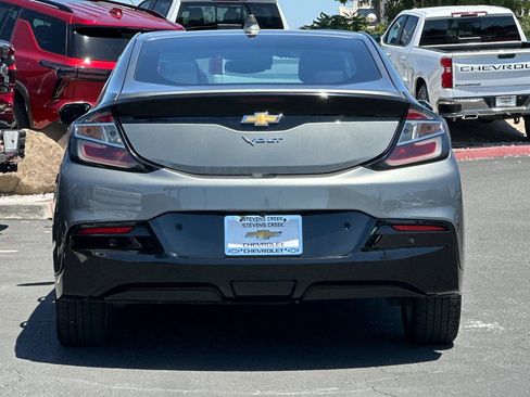 Used 2017 Chevrolet Volt Premier w/ Driver Confidence II Package FWD image 6