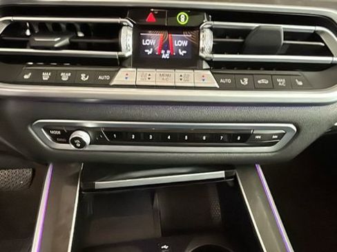 Used 2022 BMW X5 xDrive40i AWD/4WD image 23