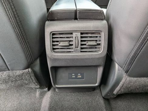 Used 2023 Nissan Rogue SL image 10