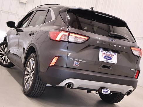 Certified 2020 Ford Escape Titanium w/ Titanium Premium Package 2.0 AWD/4WD image 40