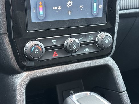 New 2025 Ford Ranger XLT w/ FX4 Off-Road Package AWD/4WD image 25