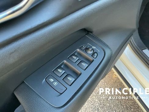 Used 2020 Volvo S60 T5 Momentum image 20