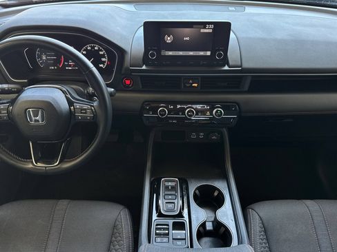 Certified 2025 Honda Pilot Sport image 13