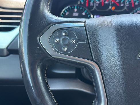 Used 2017 Chevrolet Suburban LS RWD image 25