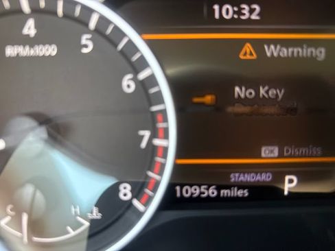 Used 2025 Nissan Pathfinder SL FWD image 13